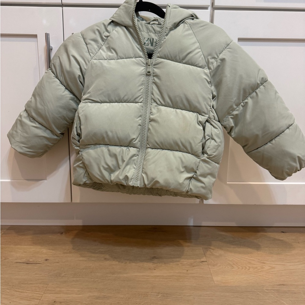 Zara Kids Puffer Jacket in Soft Green